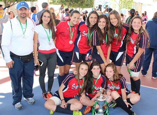 迷们翘首以 迷们翘首以